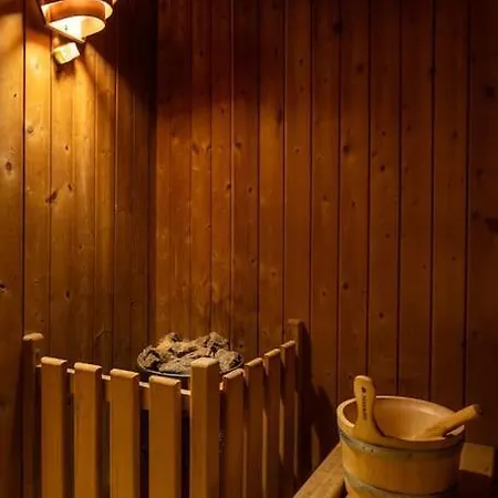 Marlis 180 View Swimming Pool And Parking