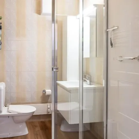 Marlis 180 View Swimming Pool And Parking شقة *