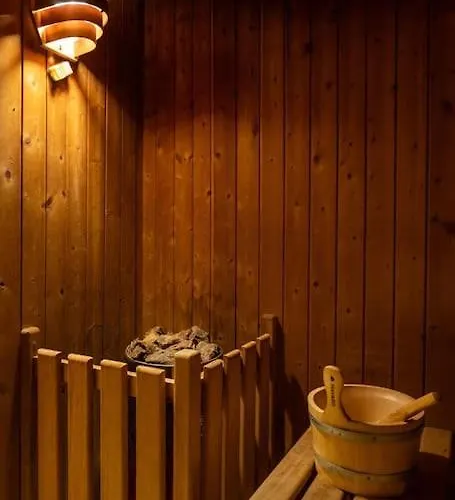 Marlis 180 View Swimming Pool And Parking